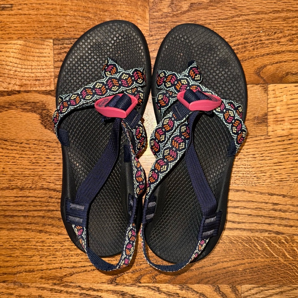 Chacos womens size 8